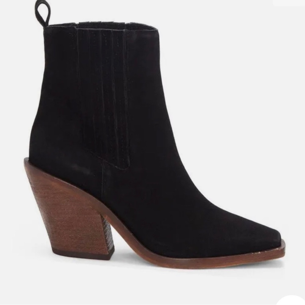 Great condition! Vince Camuto Ackella Bootie